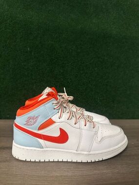 Jordan 1 Mid ‘White Topez Mist’ Size 6.5Y